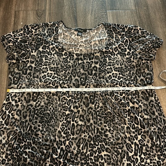 Women’s Style & Co. animal print short sleeve blouse Size 3X - Picture 6 of 10